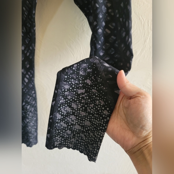 Lululemon Tight Stuff Tight(Reflective)Simply Lace Play Dark Slate Black, Size 4 - Picture 5 of 10